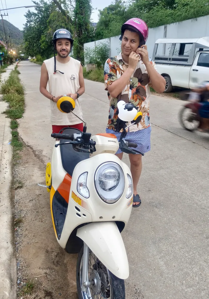 Scooter rental on Koh Lanta with Monkey Tours Lanta (2 of 10)