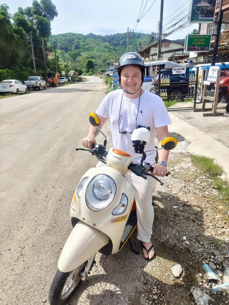 Scooter rental on Koh Lanta with Monkey Tours Lanta (3 of 10)